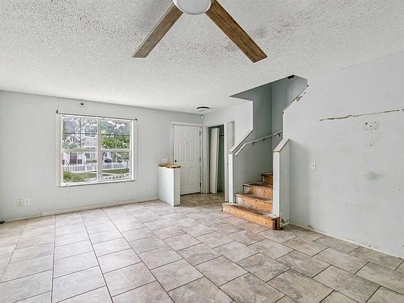 5th image of 76 NW Elgin Gdns SE