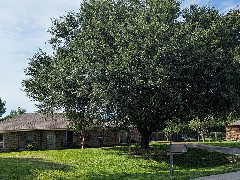 1st image of 701 Summer Pl