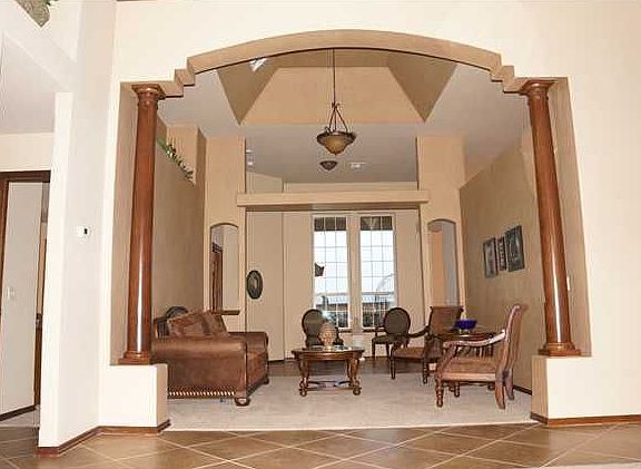 3rd image of 3208 Chesterfield Pl