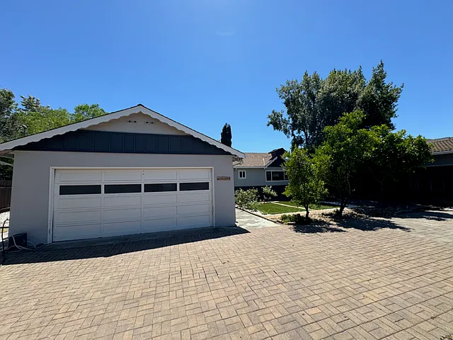 1126 Steinway Ave — Photo 1