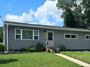 958 S 28th St, Fort Dodge, IA 50501