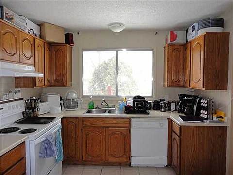 3rd image of 38 Fleetwood Cres