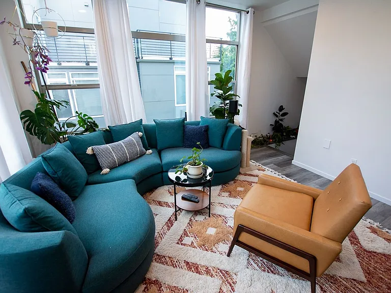 5253 Fauntleroy Way SW — Photo 9