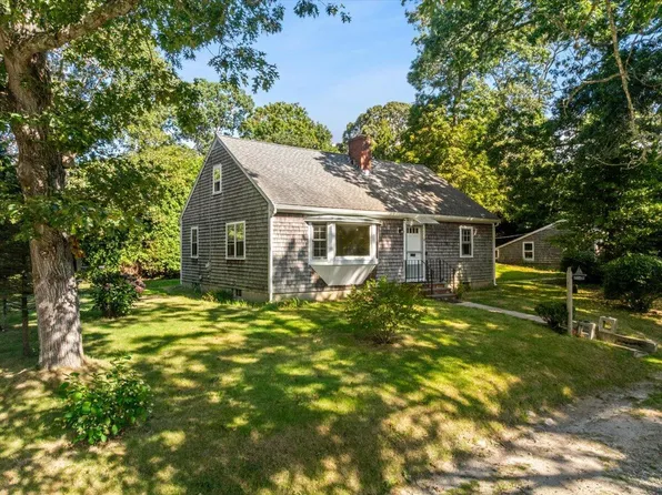 9 James Street, Woods Hole, MA 02543