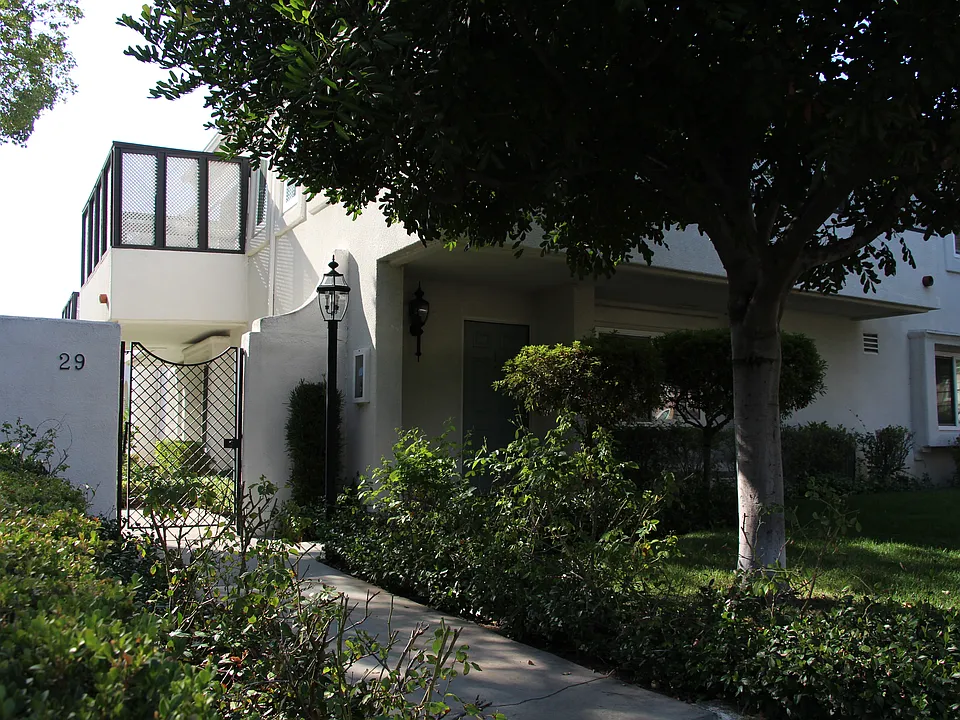 Building Photo 5