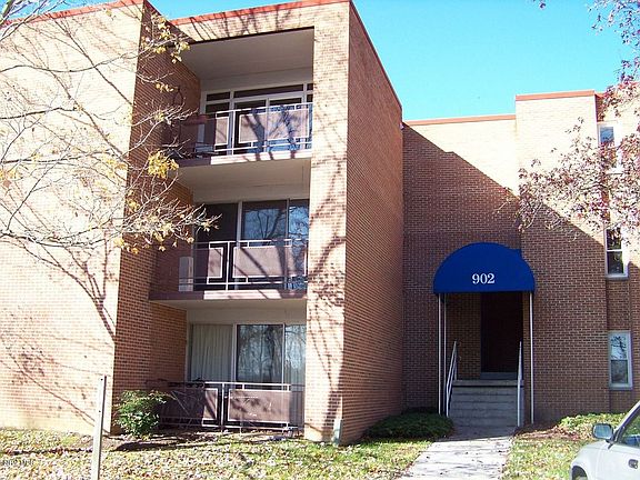 3rd image of 902 Brightwood Manor Dr #C9