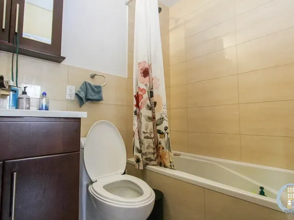 142 Macon Street image 7 of 10