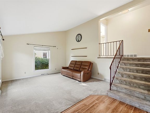 5th image of 72 Martha Ave