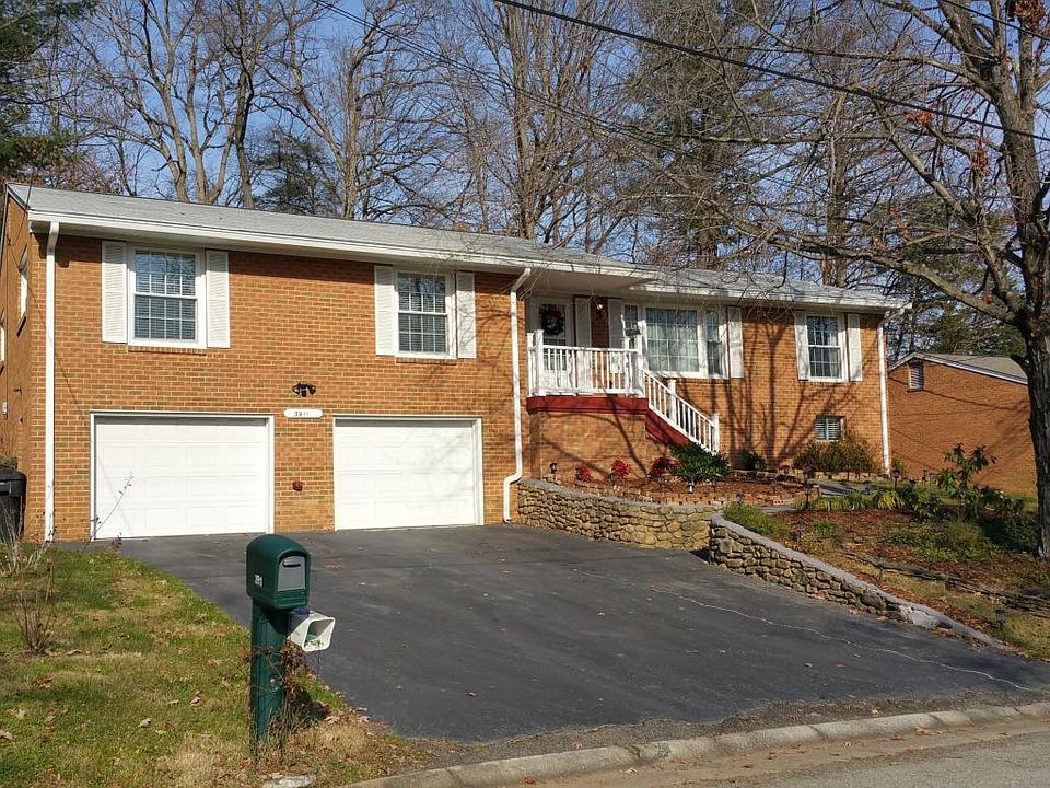 1st image of 3911 Skylark Cir