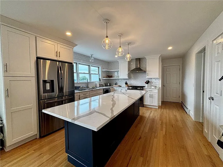433 Wolcott Ave — Photo 8