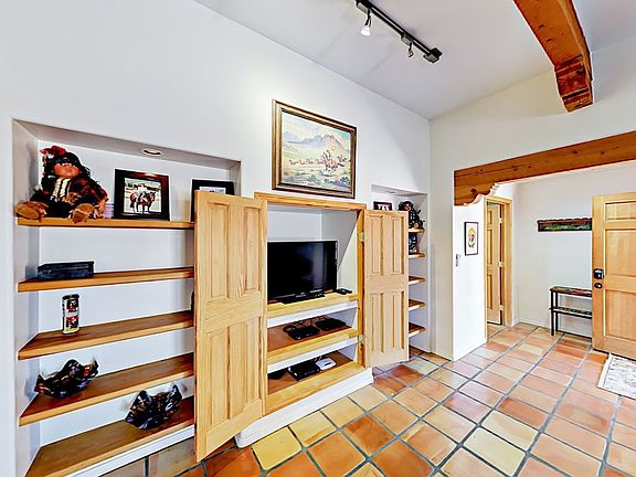 2nd image of 601 Don Canuto St #B