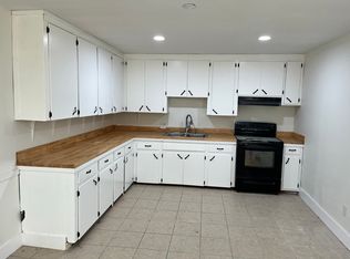 1917 La Questa Dr, Neosho, MO 64850