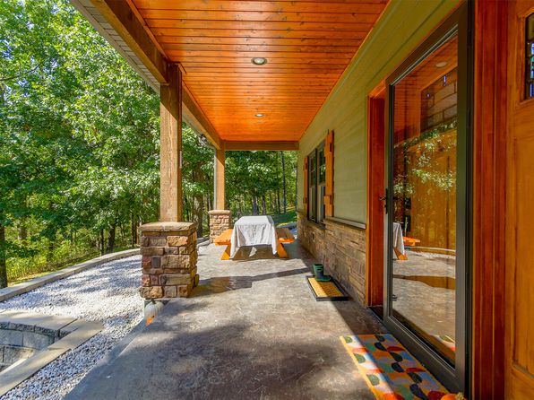 18581 Brady Ln, Boonville, MO 65233