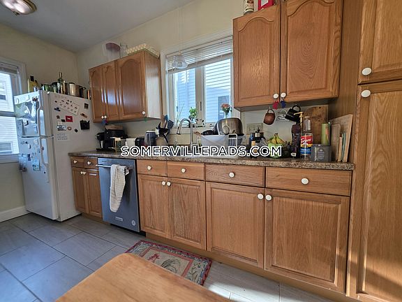 3rd image of 125 Hillsdale Rd
