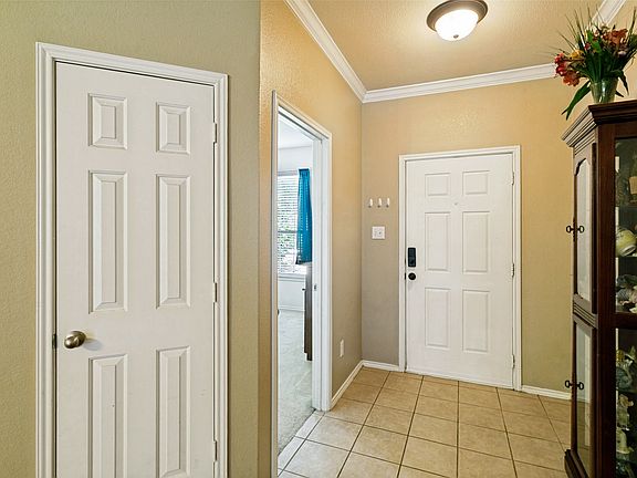 4th image of 8824 Noontide Dr