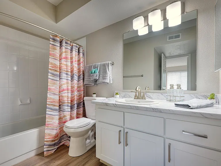 Quail Cove Apartments — Photo 22
