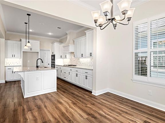 5th image of 2032 Prestwood Ln