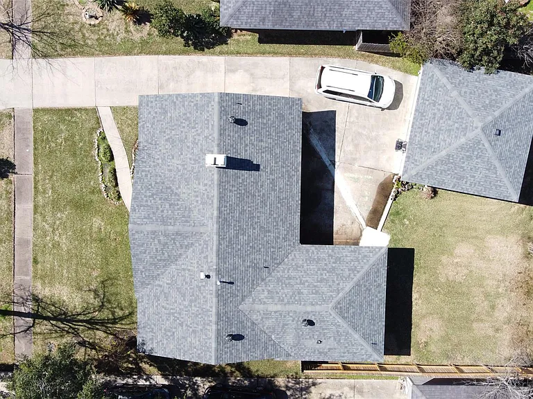13810 Overbrook Ln — Photo 2