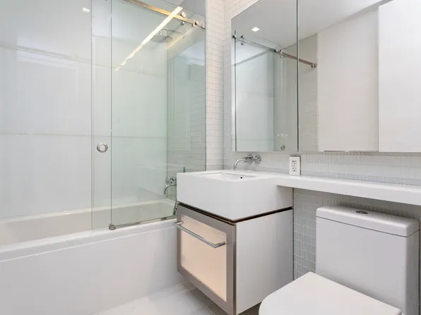 400 East 67th Street image 9 of 20