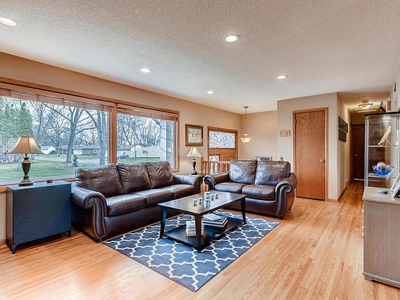 4th image of 2193 Lakeaires Blvd