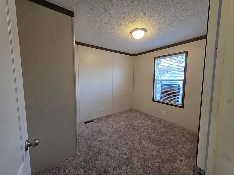 699 Oregon St #699 — Photo 7