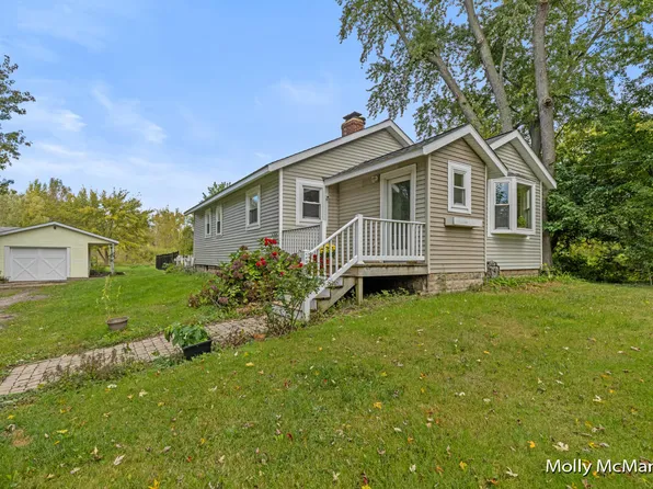 13833 Van Buren St, Holland, MI 49424