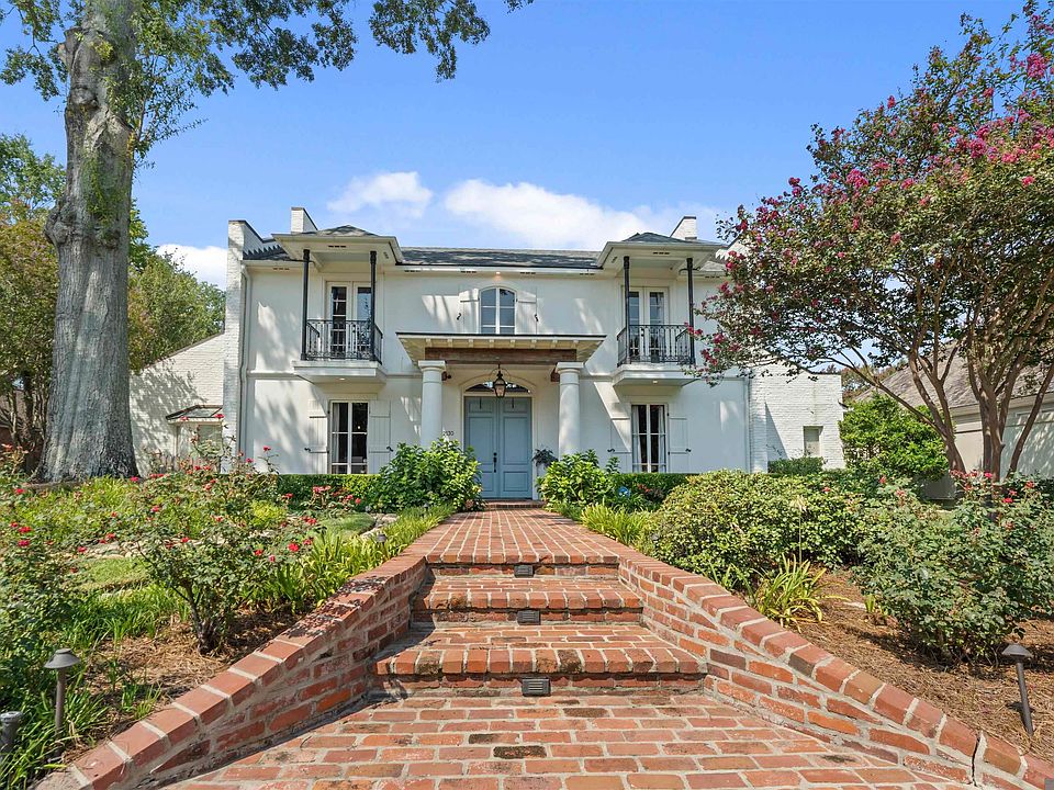 1st image of 2130 Rue Bienvenue