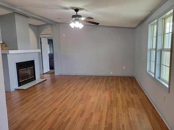 Living Room with fireplace