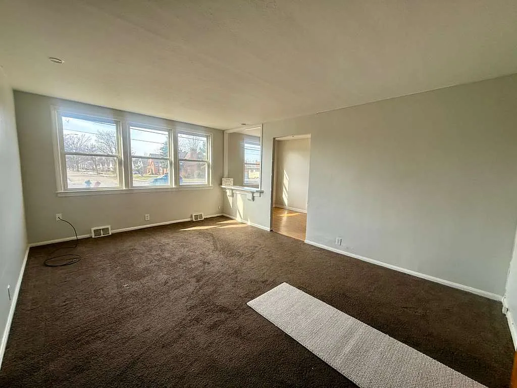 2 bed, 700 sqft, $1,080 — Photo 3