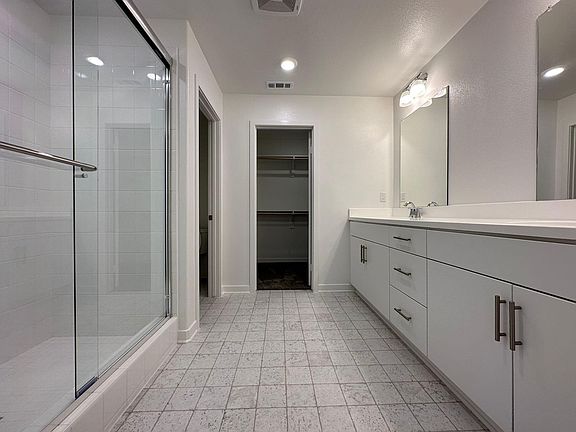 5th image of 2326 Village Ct