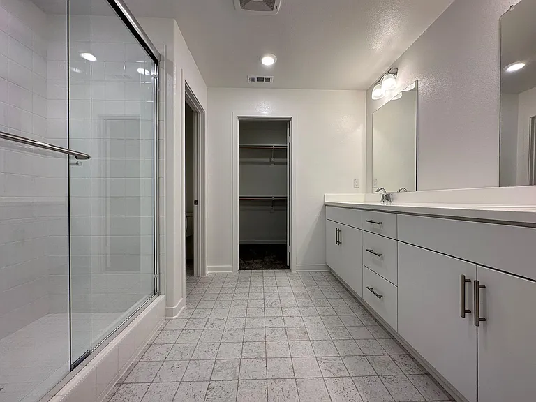 2326 Village Ct — Photo 5