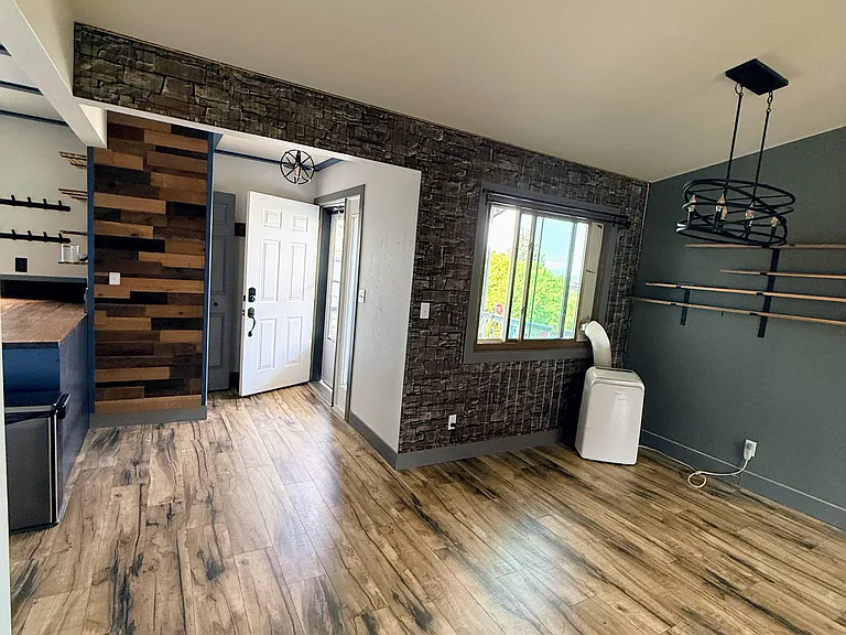 Alpine Dr — Photo 10