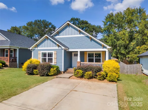 313 Piedmont Ave, Mount Holly, NC 28120