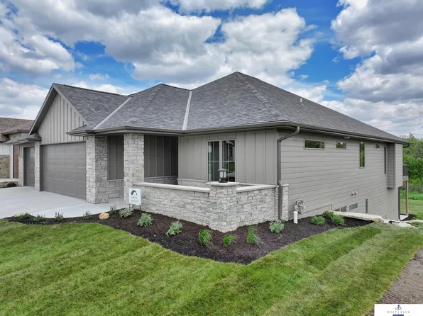 6530 S 90th St, Lincoln, NE 68526