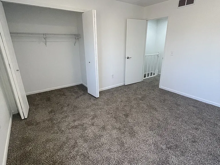 2158 Regency Dr — Photo 13