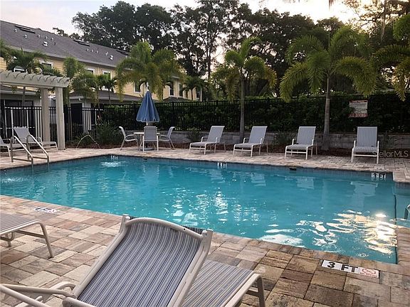 3rd image of 1112 Coral Ln