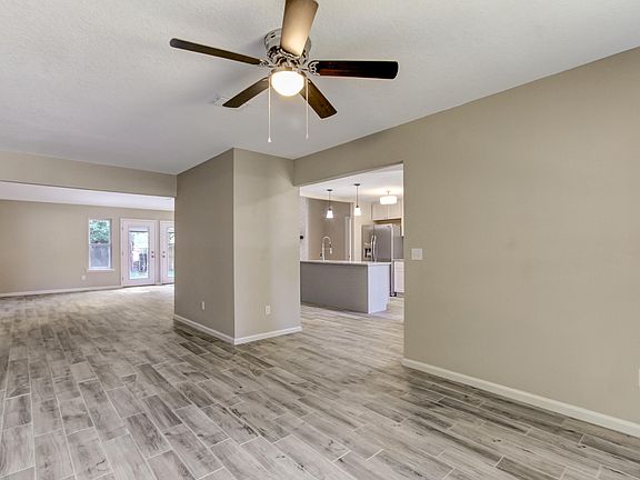 5th image of 11872 Narrow Oak Ln S