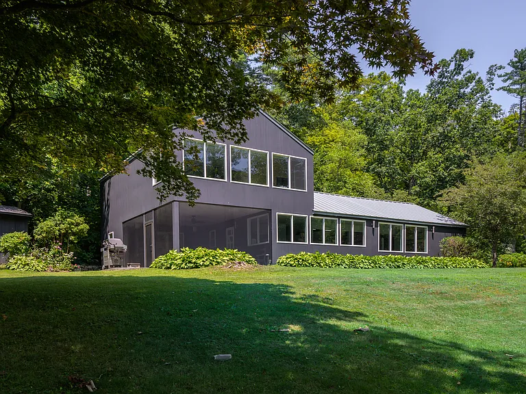 35 Kirk Rd — Photo 16