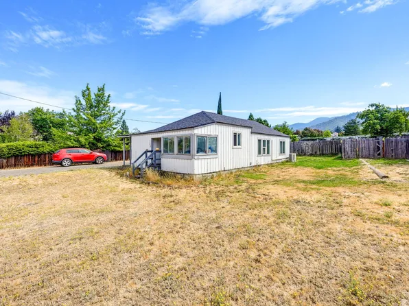 1342 E Main St, Ashland, OR 97520
