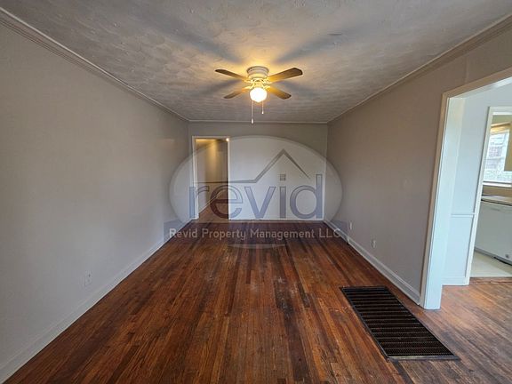 4th image of 26 N Holmes St #26