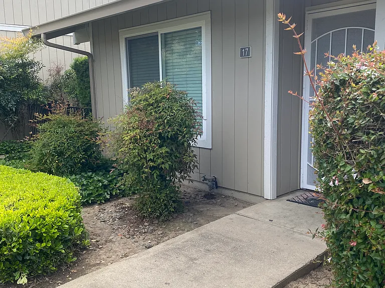 1177 Norwegian Ave — Photo 1