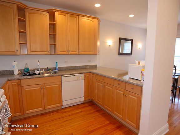 4th image of 3418 N Bosworth Ave #Three