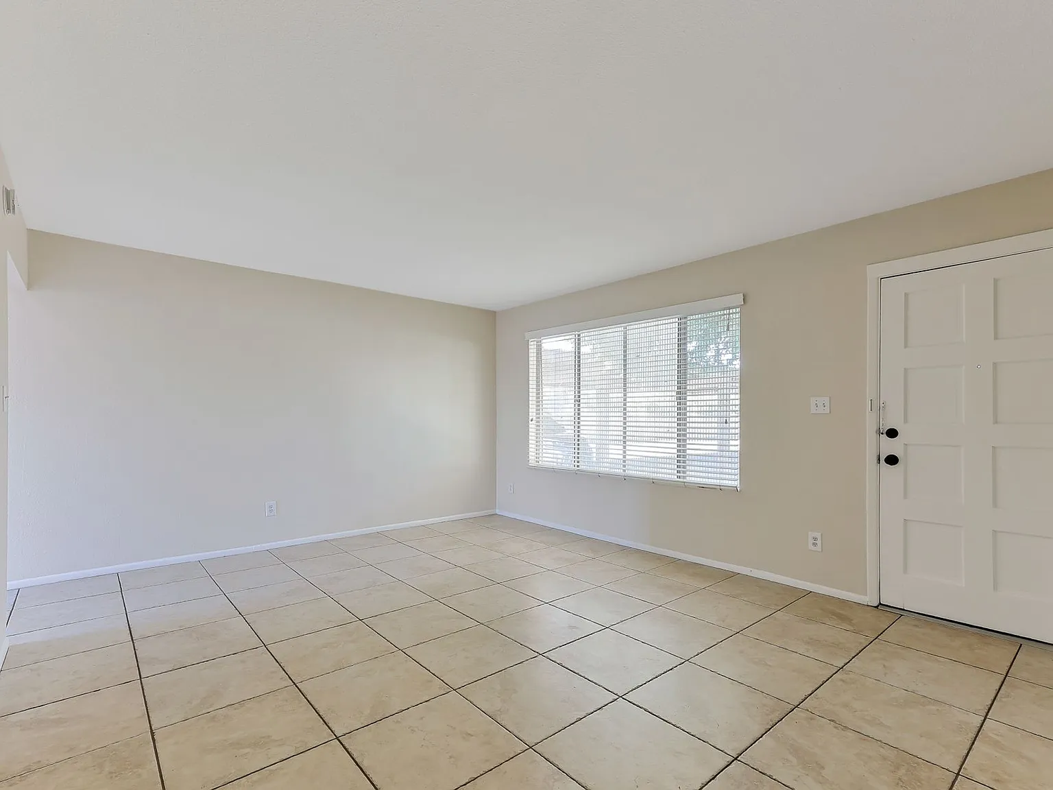Beautiful Boutique Community — Photo 4