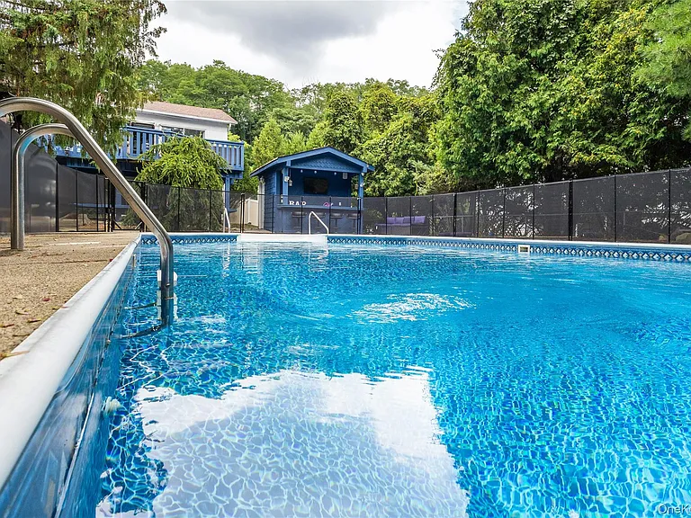 31 Gleason Dr — Photo 46