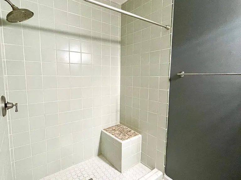 2112 Chandler Ave — Photo 17