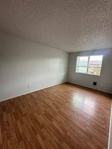 1685-1691 Salishan St SE #1687 Photo 1