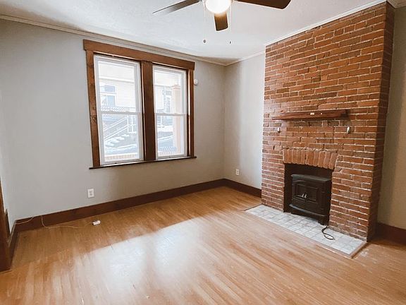 5th image of 101 E Cherryhill St