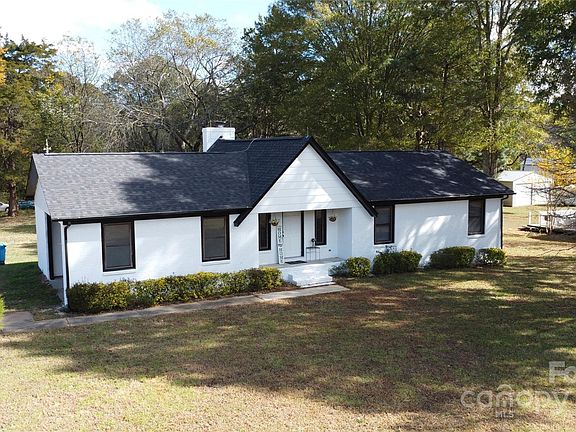 5th image of 425 Acorn Oaks Dr