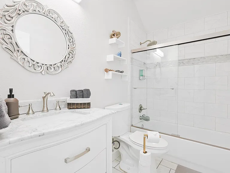 2402 Blue Holly Dr — Photo 23