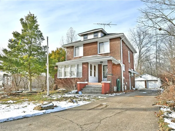 1225 Beech St, Niles, OH 44446